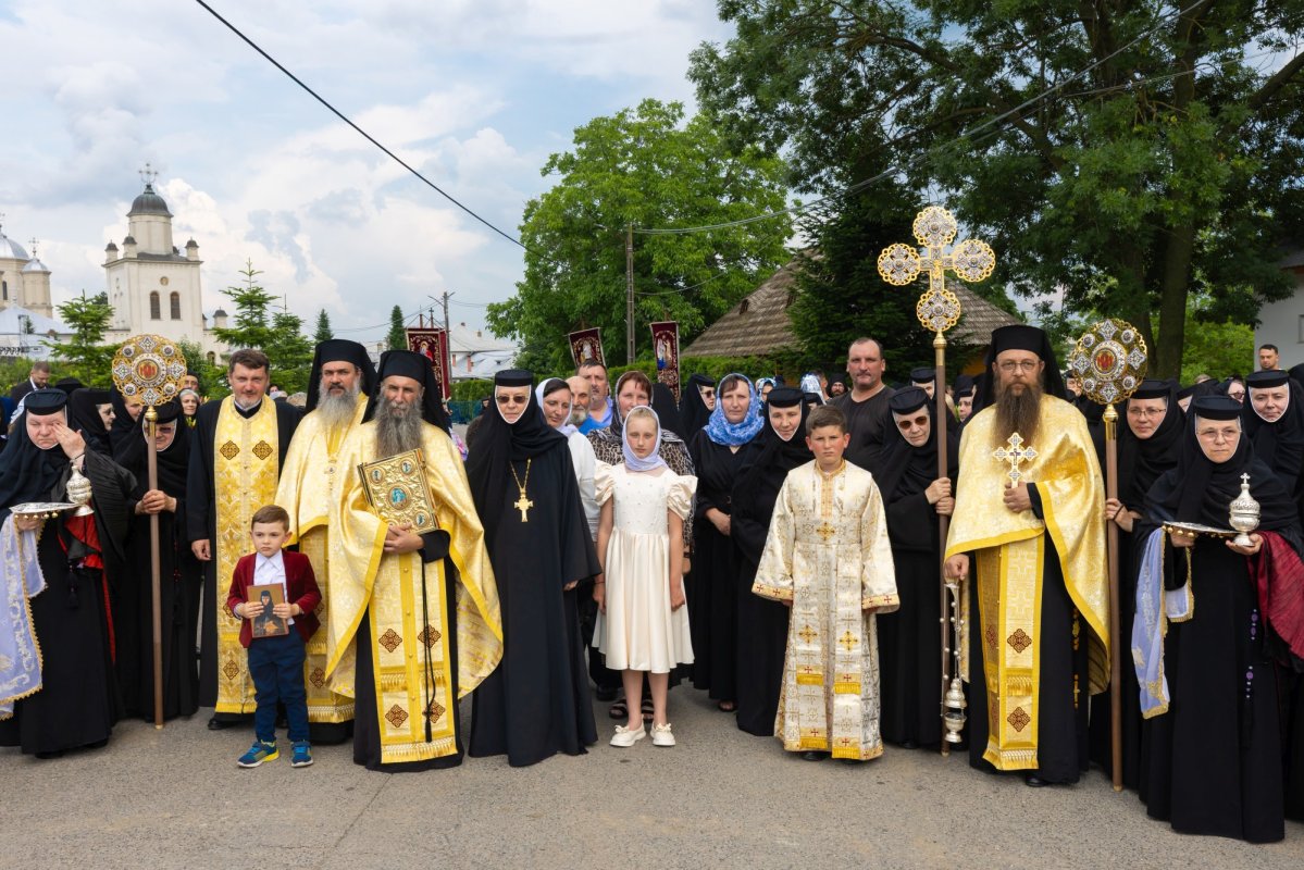 Slujba Privegherii  în cinstea a două noi sfinte cuvioase 364789