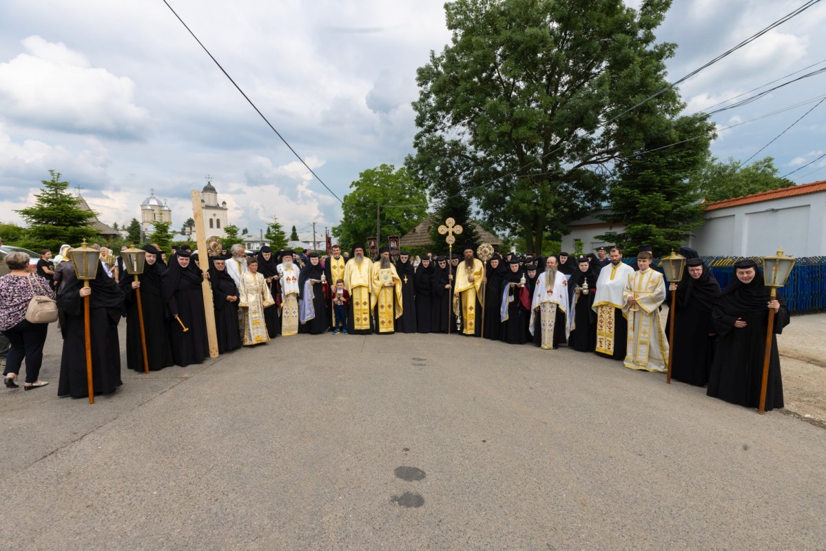 Slujba Privegherii în cinstea Sfintelor Cuvioase Filofteia și Elisabeta de la Mănăstirea Pasărea 364753