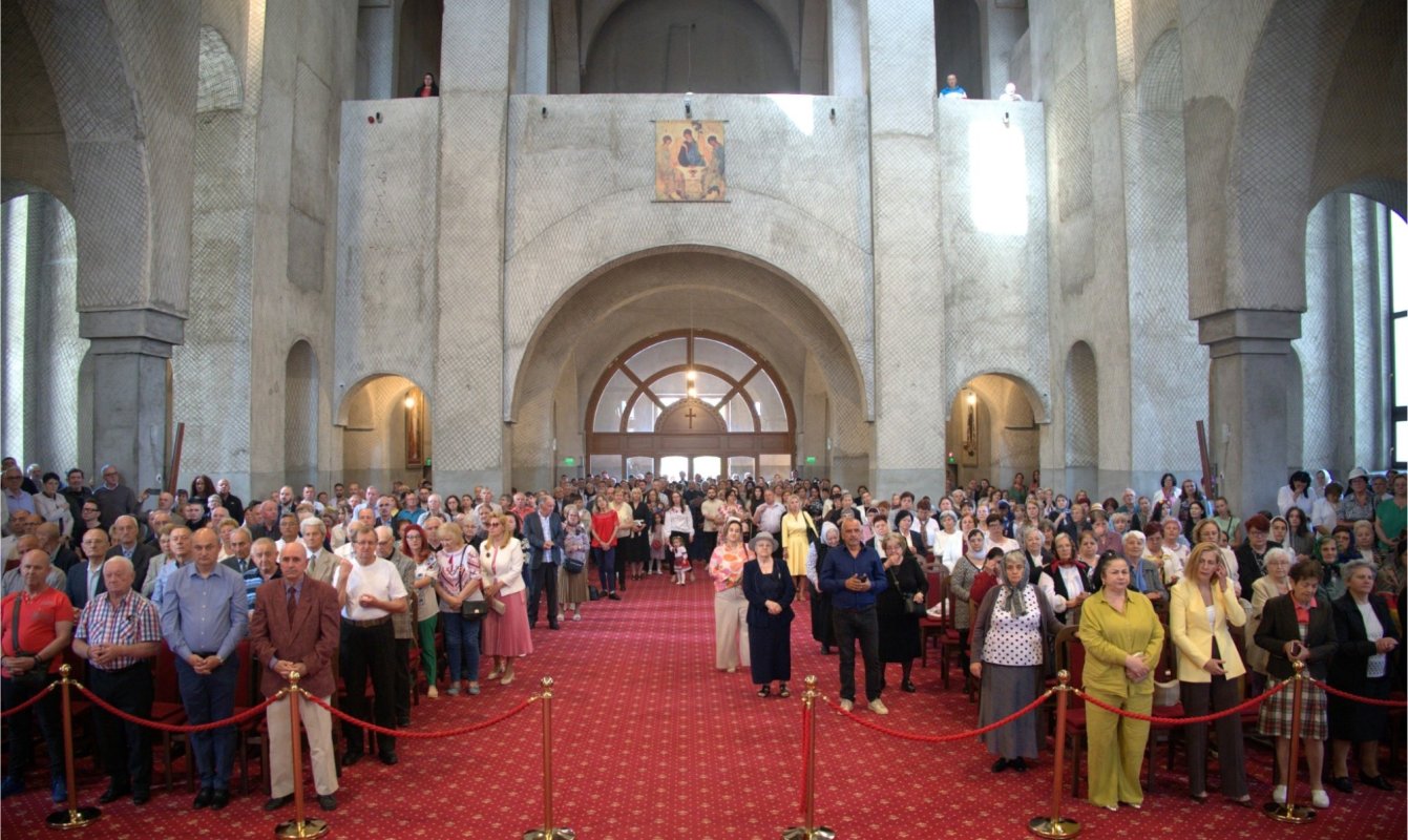 Slujire arhierească la Oradea 364645