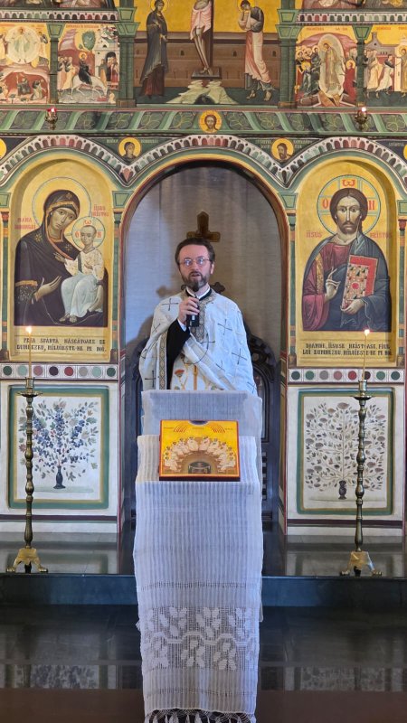 Expoziție inedită la Parohia „Sfântul Nicolae” din municipiul Câmpina, județul Prahova 364888