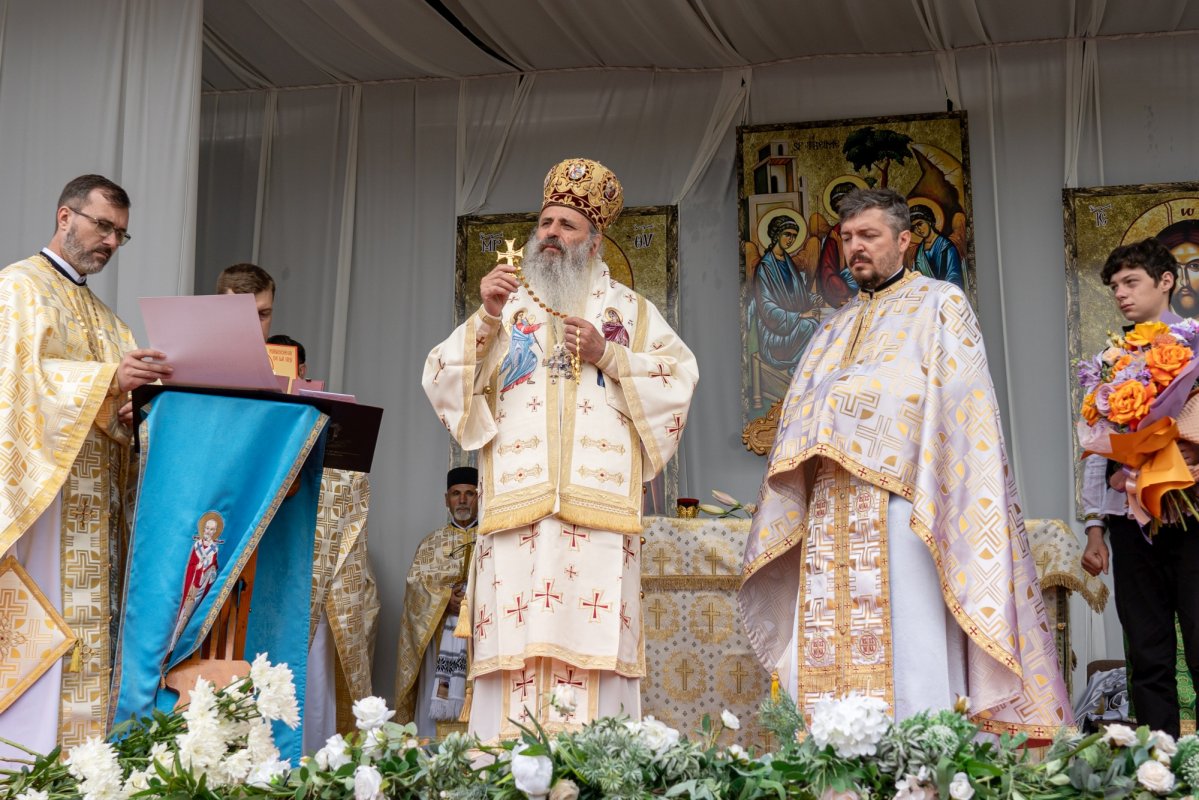 Sfințirea bisericii cimitirului de la Chiperești 364940