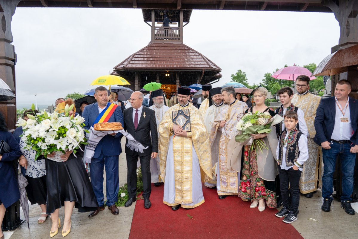 Sfințirea bisericii cimitirului de la Chiperești 364944