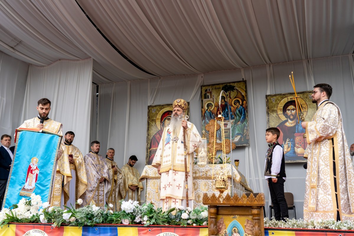 Sfințirea bisericii cimitirului de la Chiperești 364947