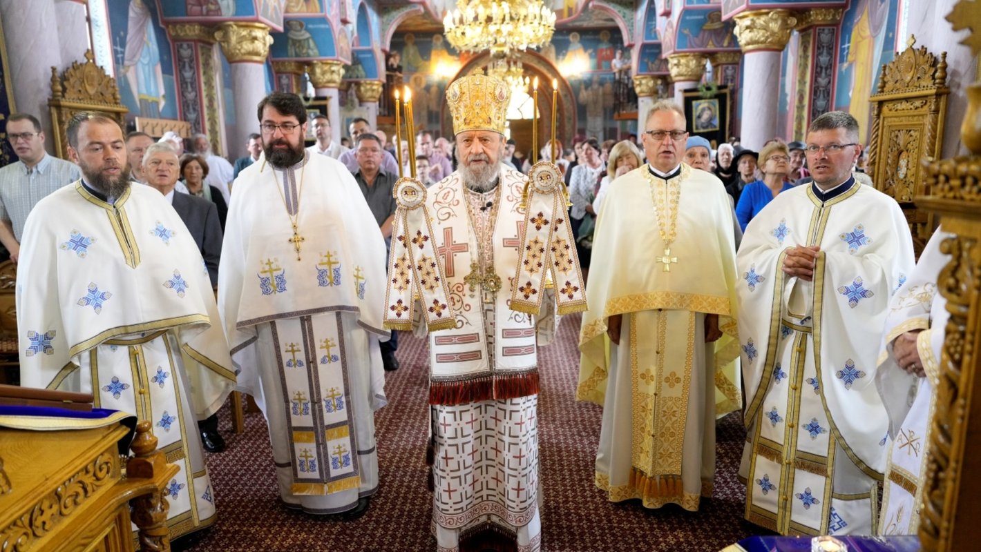 Binecuvântare arhierească adusă parohiei sibiene de pe Calea Poplăcii 365021