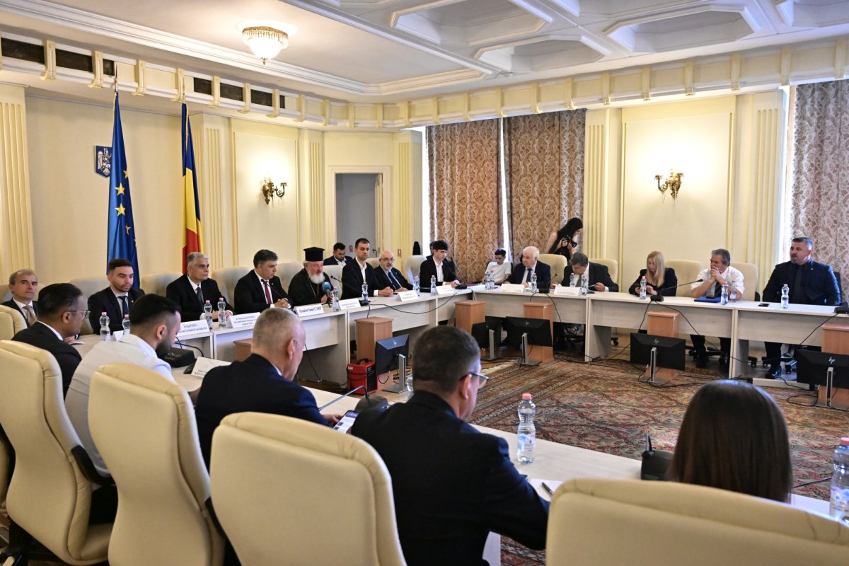 Bustul lui Vasile Stroescu, dezvelit la Palatul Parlamentului 365075