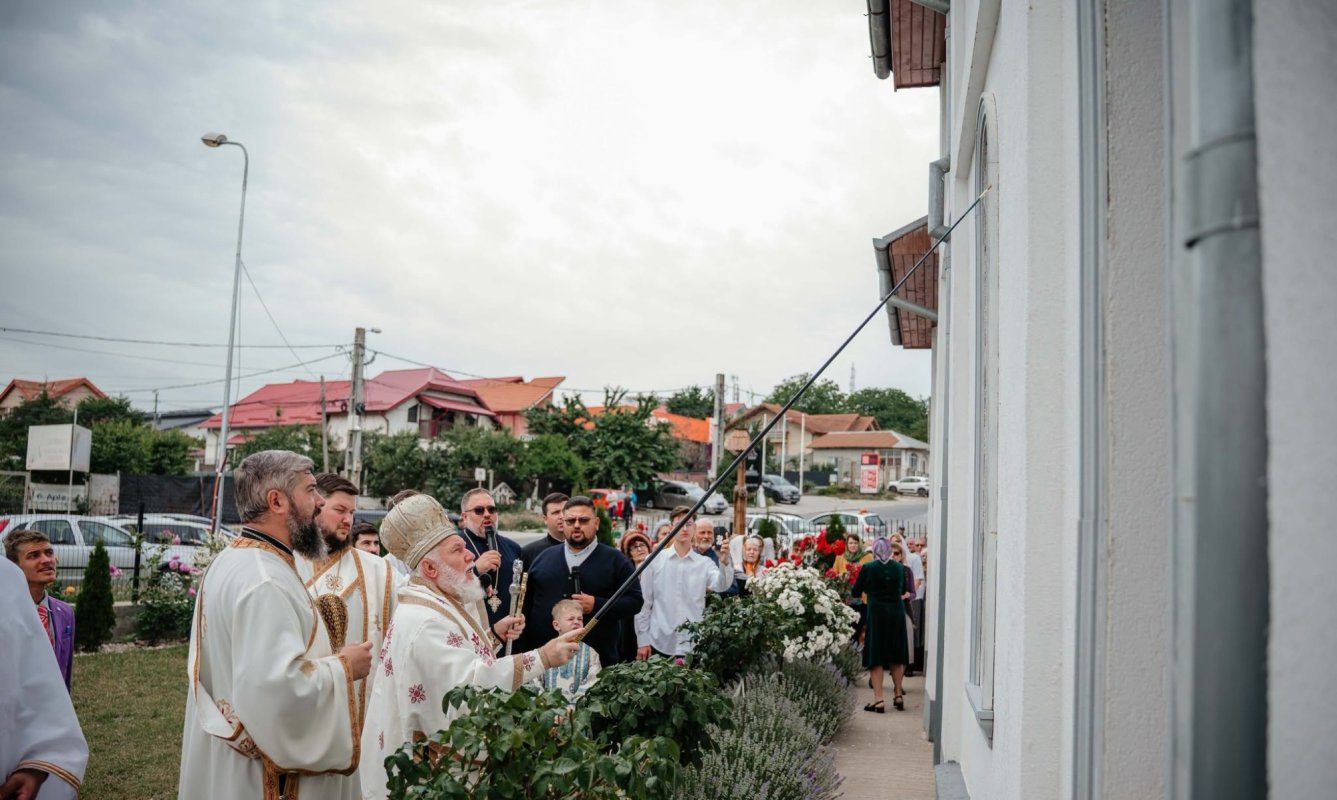 Sfințirea picturii Bisericii „Adormirea Maicii Domnului” din Tulcea 365068