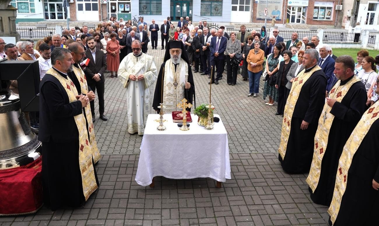 Biserica „Sfânta Treime” din Teiuș, la împlinirea unui secol de la punerea pietrei de temelie 365126