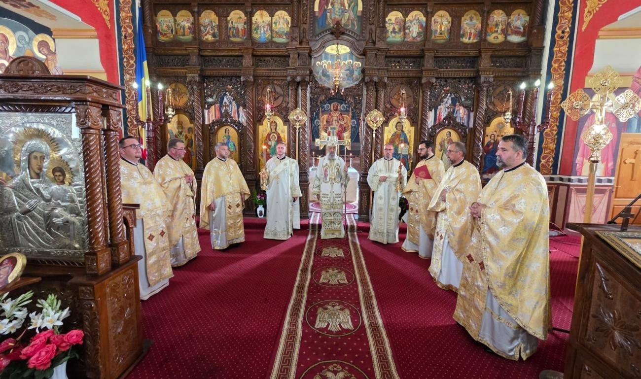 Centenar pentru Biserica „Sfânta Treime” din Teiuș 365125