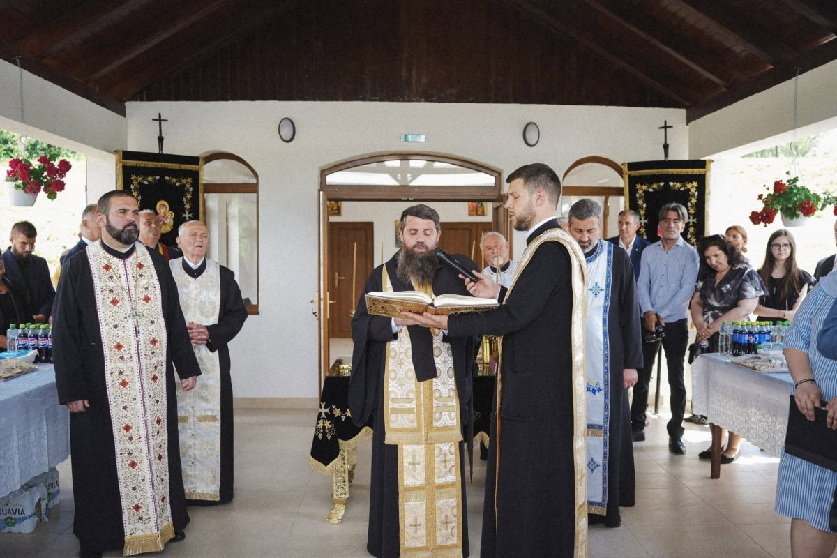 Noua capelă mortuară din Parohia Moigrad a fost sfinţită 365122