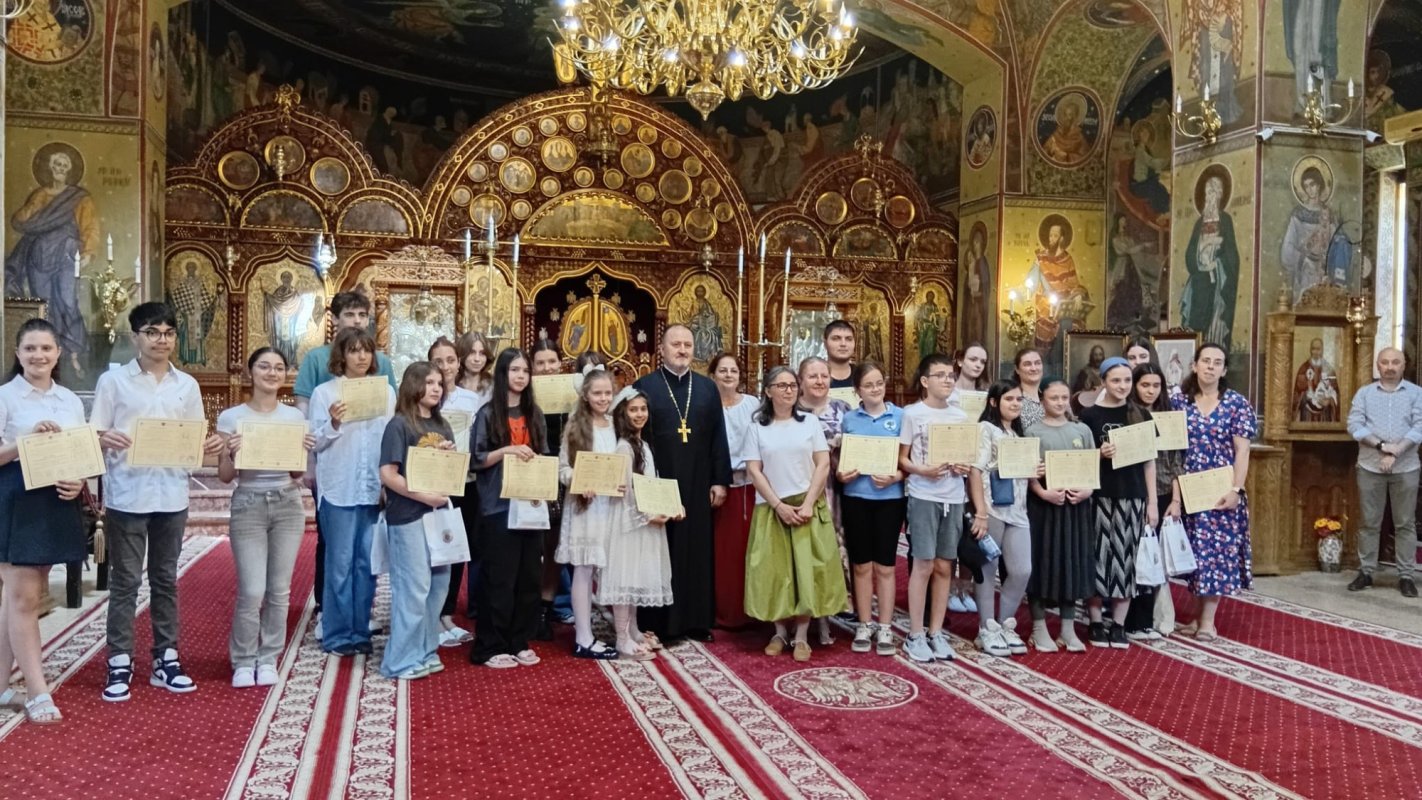 Premierea Concursului educațional „Cu Dumnezeu în vers și slovă” 365128