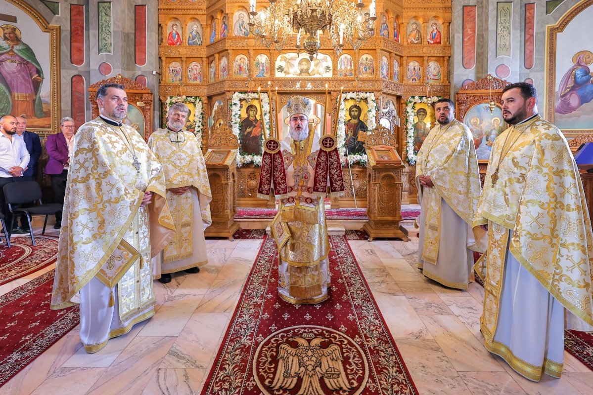 Slujire arhierească în parohia buzoiană Oreavu 1 365154