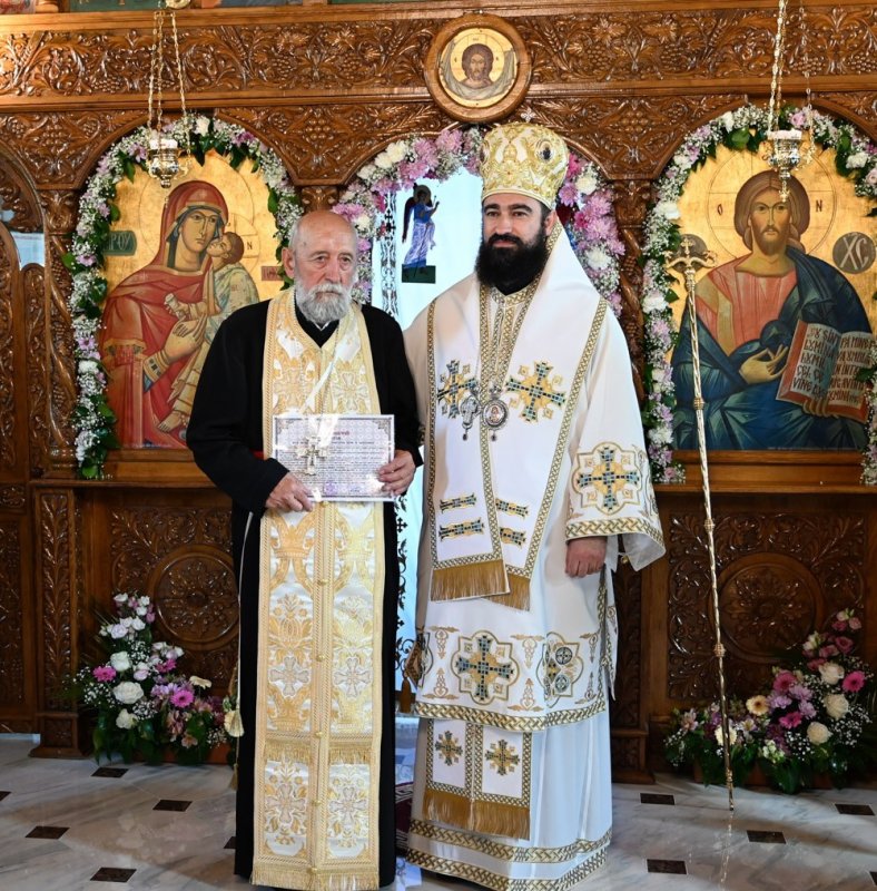 Slujirile ierarhilor hunedoreni în Duminica Tuturor Sfinților 365117