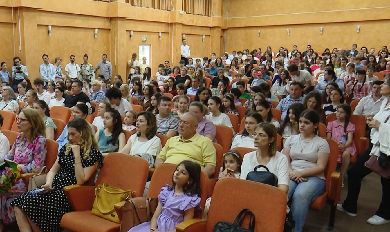 Festivități de premiere a olimpicilor din București 365474
