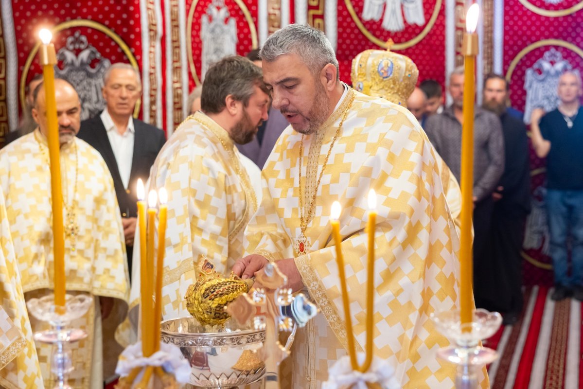 Zi de sărbătoare pentru o biserică din apropierea Capitalei 365574