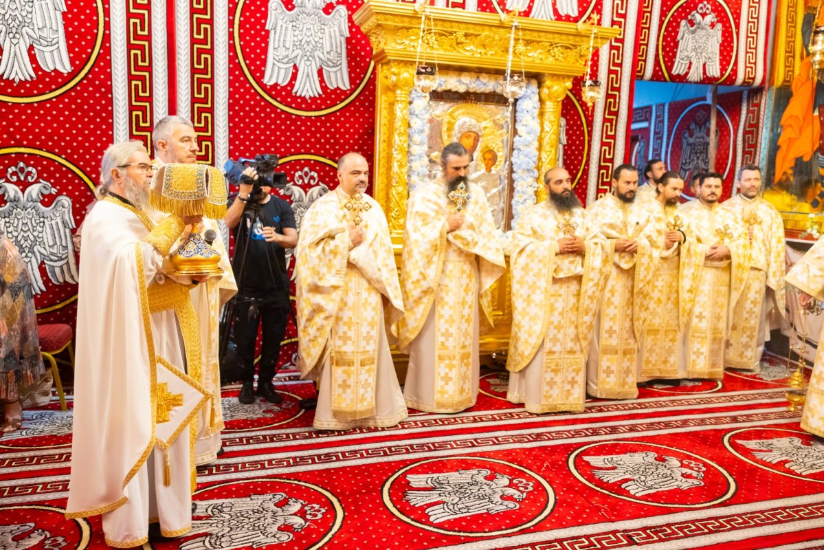 Zi de sărbătoare pentru o biserică din apropierea Capitalei 365593