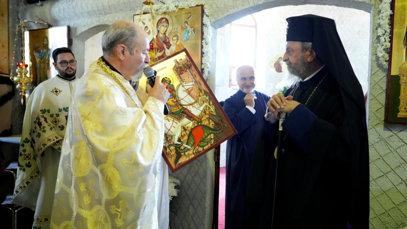 Slujire arhierească la Biserica „Sfântul Gheorghe” din Sibiu 365649