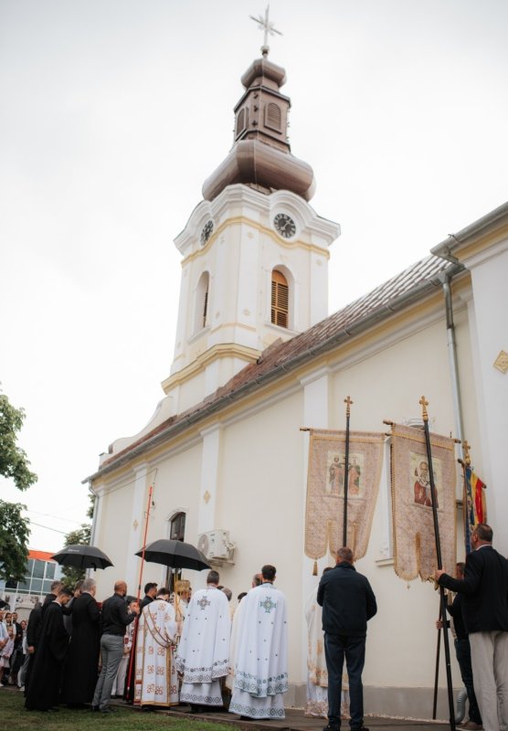 Târnosirea bisericii din Gătaia 365657