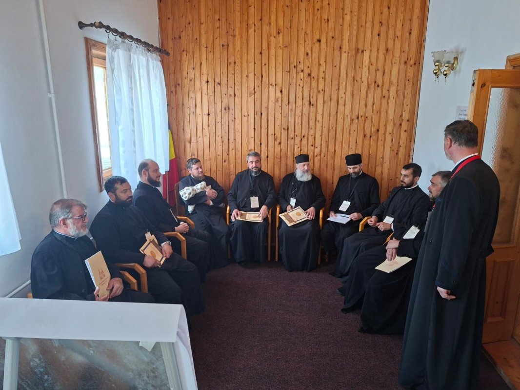 Clericii din Arhiepiscopia Iaşilor au discutat despre familie şi provocările pastorale 365847