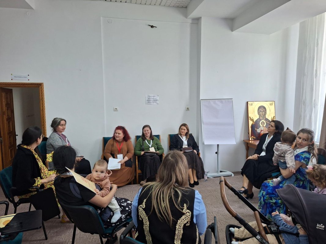 Clericii din Arhiepiscopia Iaşilor au discutat despre familie şi provocările pastorale 365856