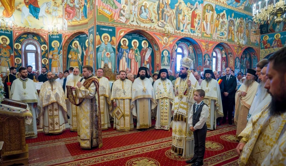 Sfințirea picturii bisericii istorice a Mănăstirii Calapodești 365758
