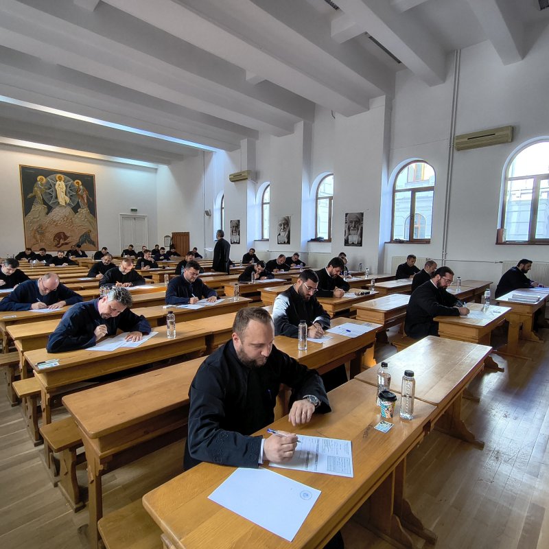 Examen pentru obținerea gradelor profesionale în preoție la București 365870