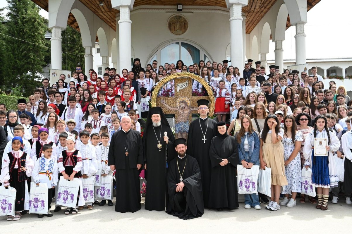 Întâlnirea Tinerilor Ortodocși Bihoreni la Mănăstirea „Sfânta Cruce” din Oradea 365866