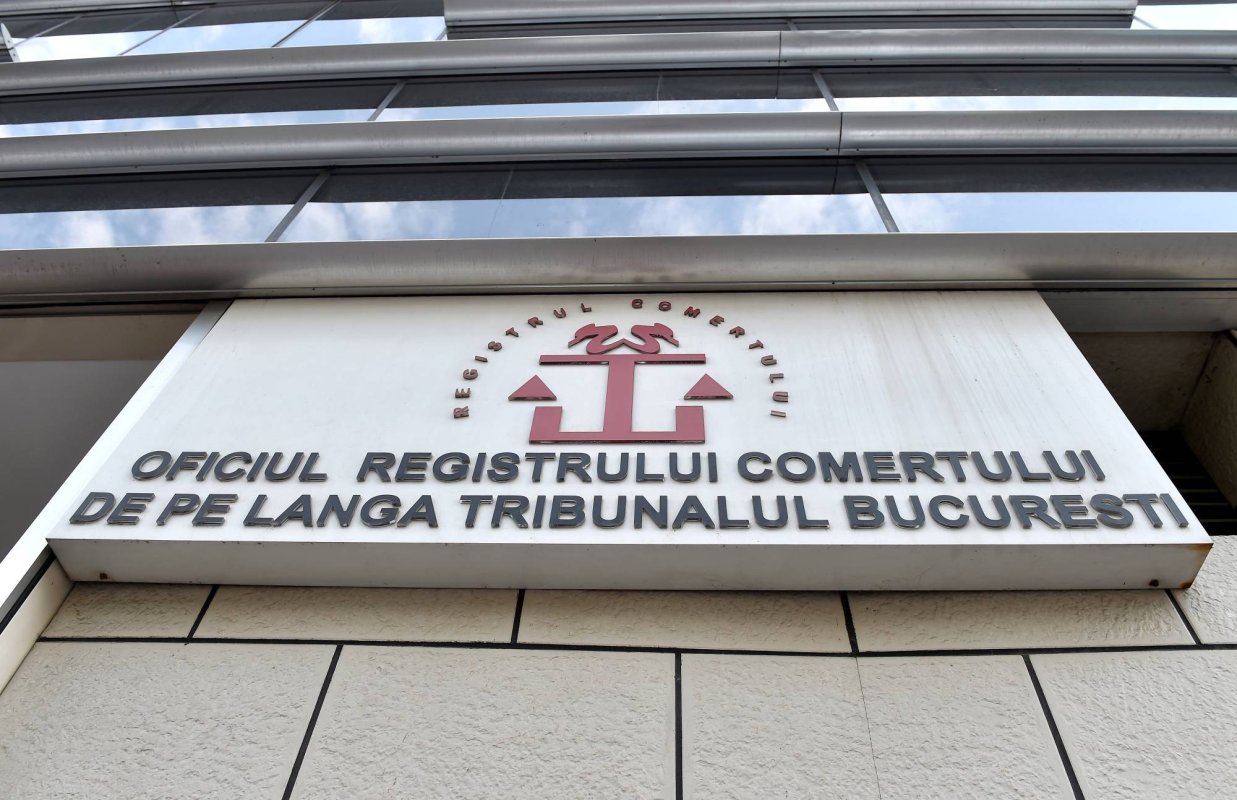 Peste 30.000 de firme închise 365844