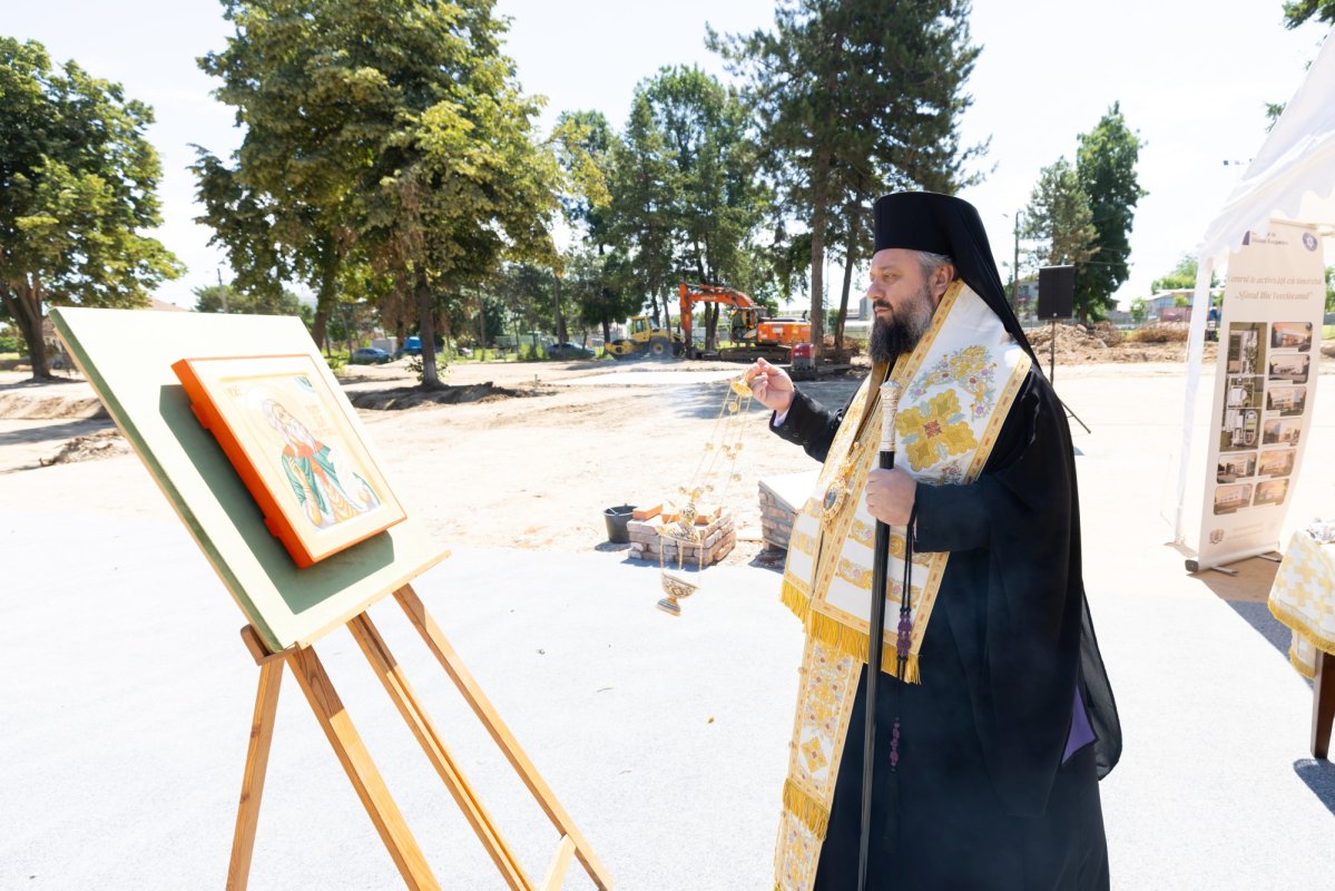 Binecuvântarea începutului unei lucrări dedicate copiilor și tinerilor 365972