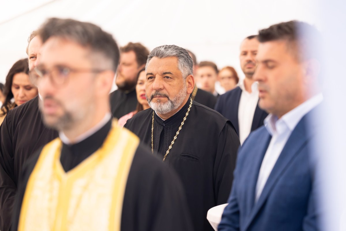 Binecuvântarea începutului unei lucrări dedicate copiilor și tinerilor 365976