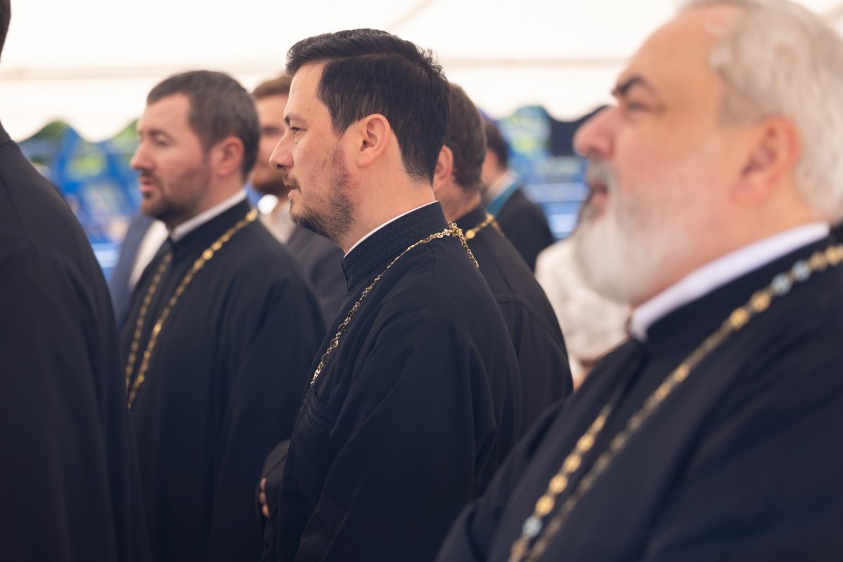 Binecuvântarea începutului unei lucrări dedicate copiilor și tinerilor 365977