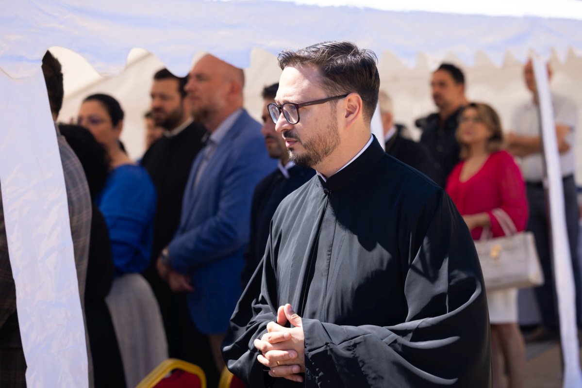 Binecuvântarea începutului unei lucrări dedicate copiilor și tinerilor 365983