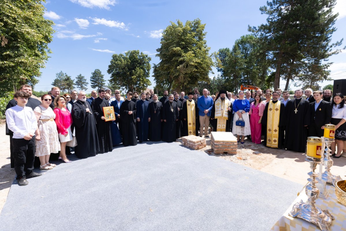 Binecuvântarea începutului unei lucrări dedicate copiilor și tinerilor 366001