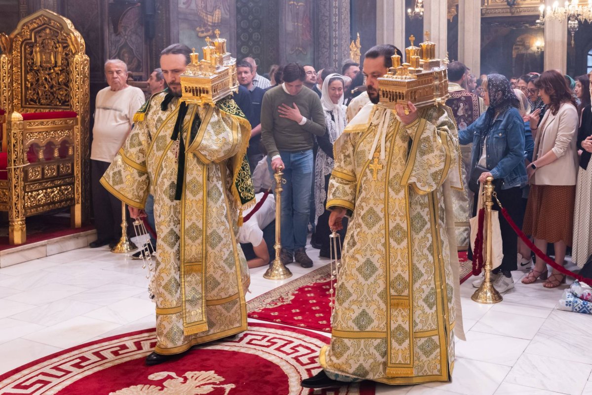 Dicționar teologic: arhieraticon, arhidiacon 365968