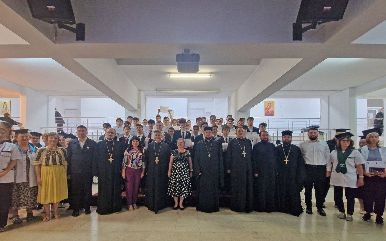 Festivitate de încheiere a anului școlar la Seminarul Teologic Ortodox din Bucureşti 366066