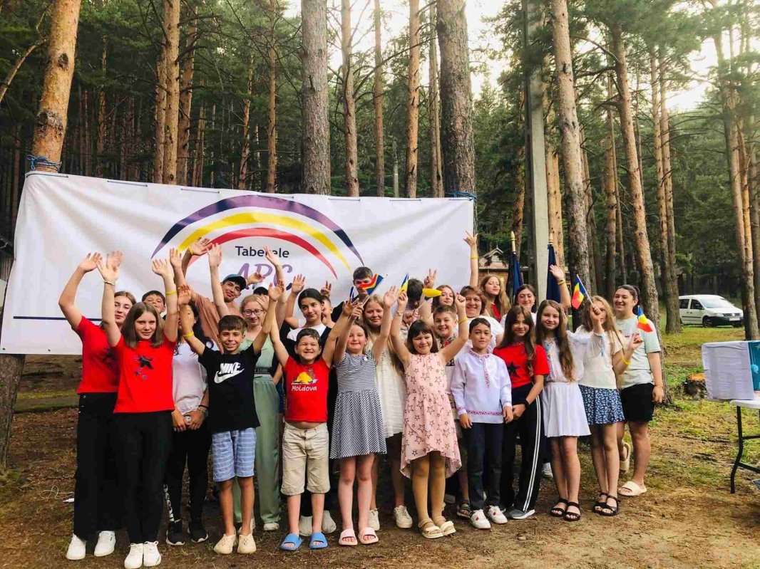 Locuri în taberele ARC pentru elevi din diasporă 366009