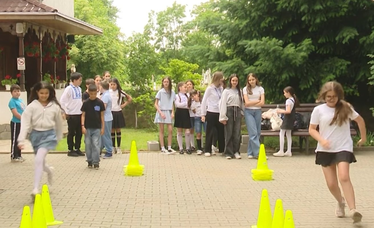 Atelier în cadrul proiectului „Centrul de activități cu tineretul «Sfântul Ilie Tesviteanul»” 366195