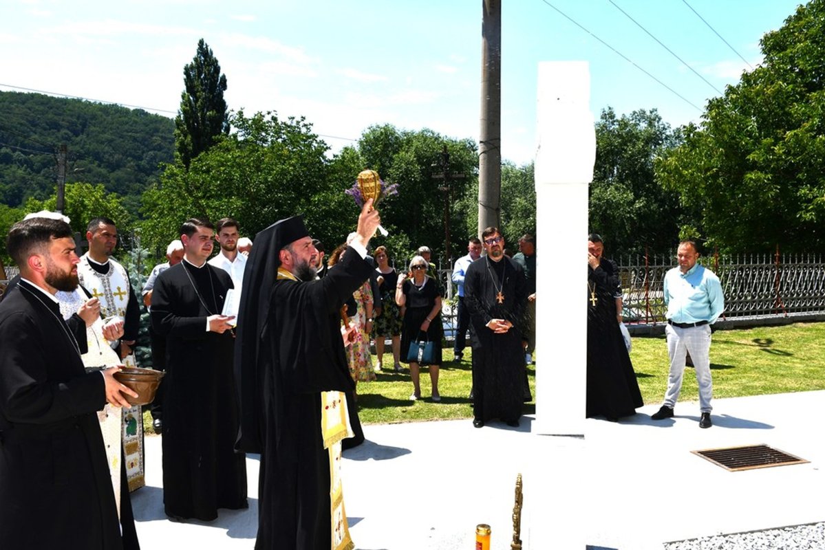Binecuvântare şi înnoire la Sasca Montană din Banat 366190