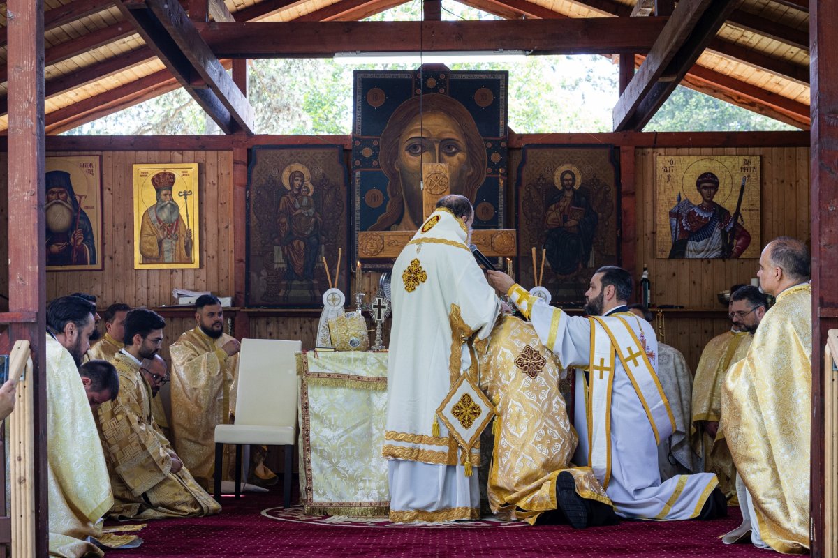 Hramul ctitoriei lui Matei Basarab din Codrii Vlăsiei 366219