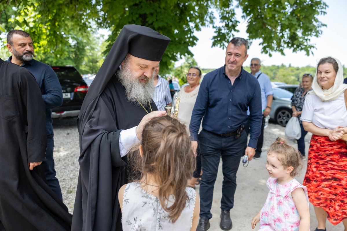 Hramul ctitoriei lui Matei Basarab din Codrii Vlăsiei 366225