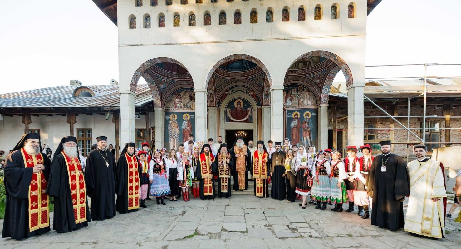 Procesiune cu moaștele Sfântului Ioan cel Nou la Suceava 366183