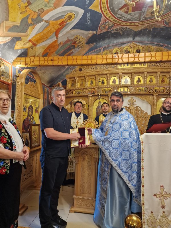 Sfinţire de raclă la capela Institutului „Marius Nasta” 366207