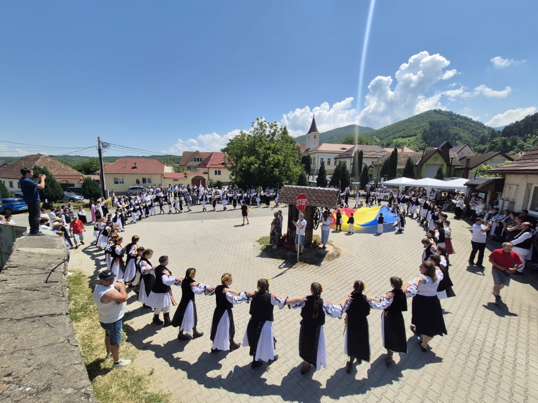 „Tradiţii în imagini”, la a zecea ediţie, în Turnu Roşu 366331
