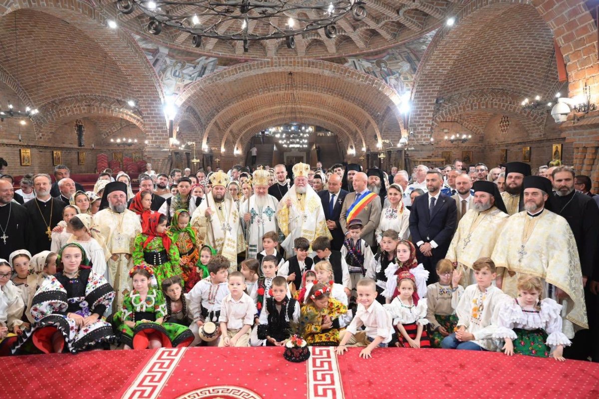 Aniversare în Episcopia Maramureşului şi Sătmarului 366446