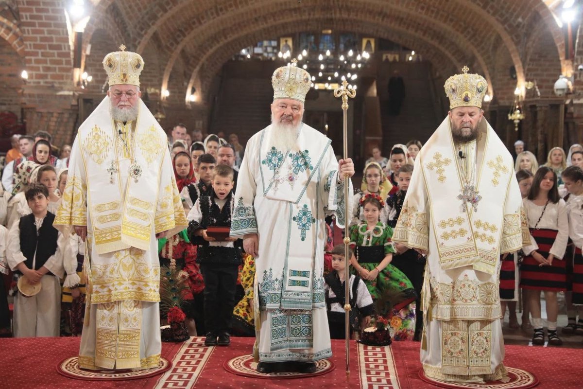 Aniversare în Episcopia Maramureşului şi Sătmarului 366448