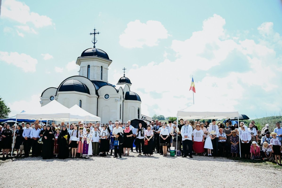 Hramul de vară și sfințirea Altarului de vară al Mănăstirii Someșul Cald 366455