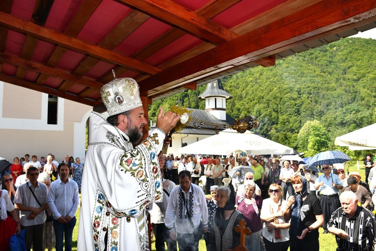 Sfântul Ioan Botezătorul cinstit la Mănăstirea Poiana Mărului din Banat 366495