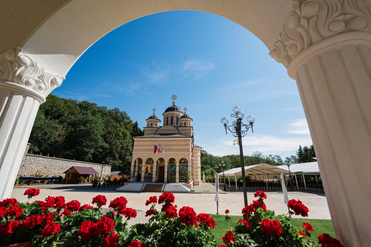 Nașterea Sfântului Ioan Botezătorul, prăznuită la Mănăstirea Izbuc 366570