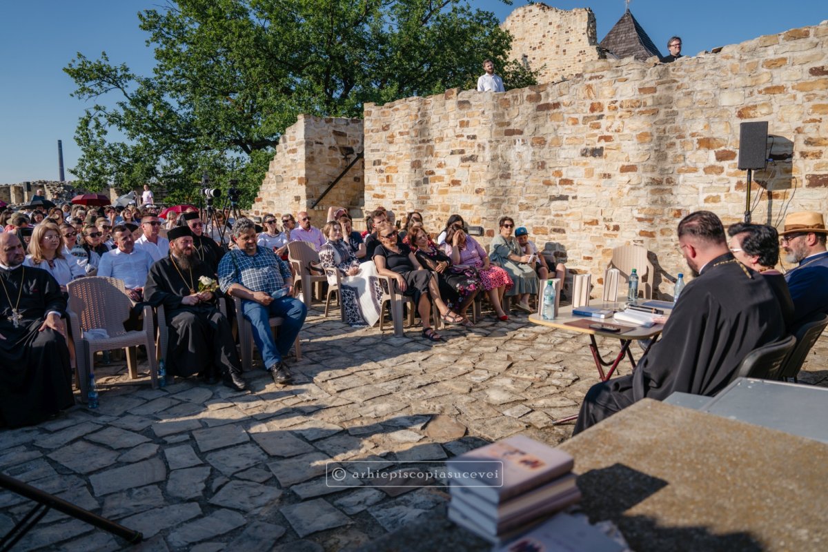 Părintele Constantin Necula a conferențiat la Cetatea de Scaun a Sucevei 366566
