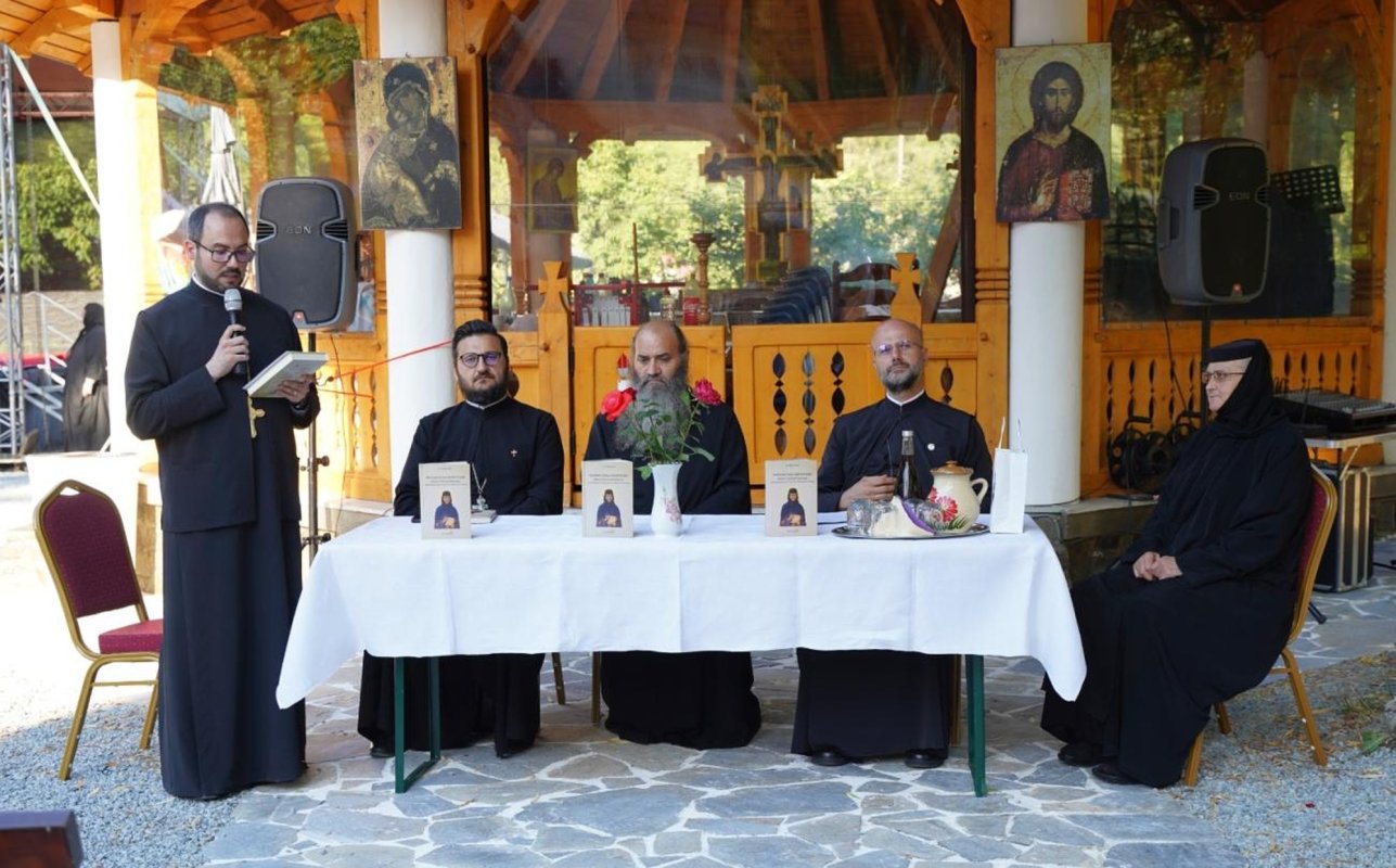 Lansarea cărții „Maternitatea sfințitoare - Sfânta Cuvioasă Filotimia, mama Sfântului Cuvios Dometie cel Milostiv de la Râmeț” 366683
