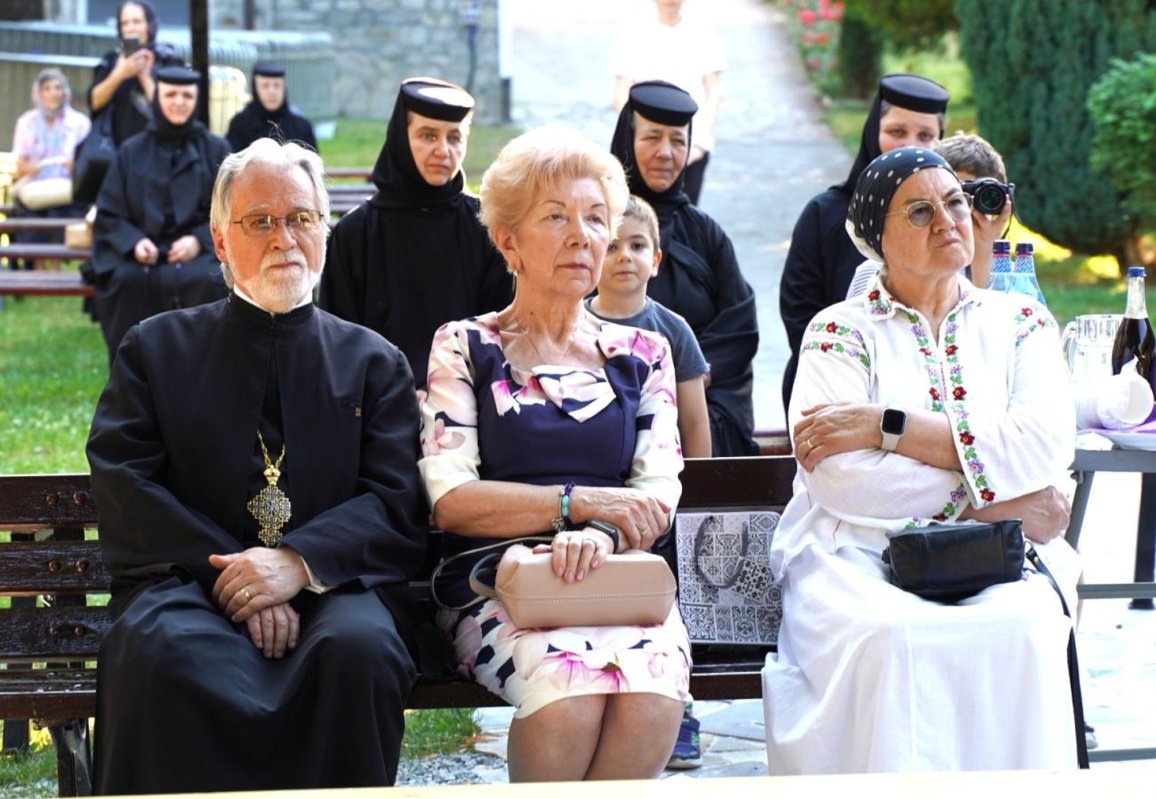Lansarea cărții „Maternitatea sfințitoare - Sfânta Cuvioasă Filotimia, mama Sfântului Cuvios Dometie cel Milostiv de la Râmeț” 366685